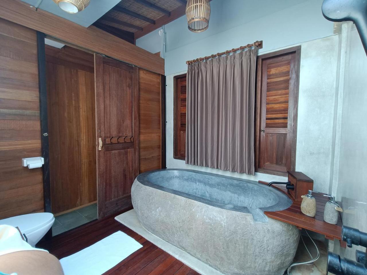 Putra'Lebah Amed Guest House Eksteriør bilde