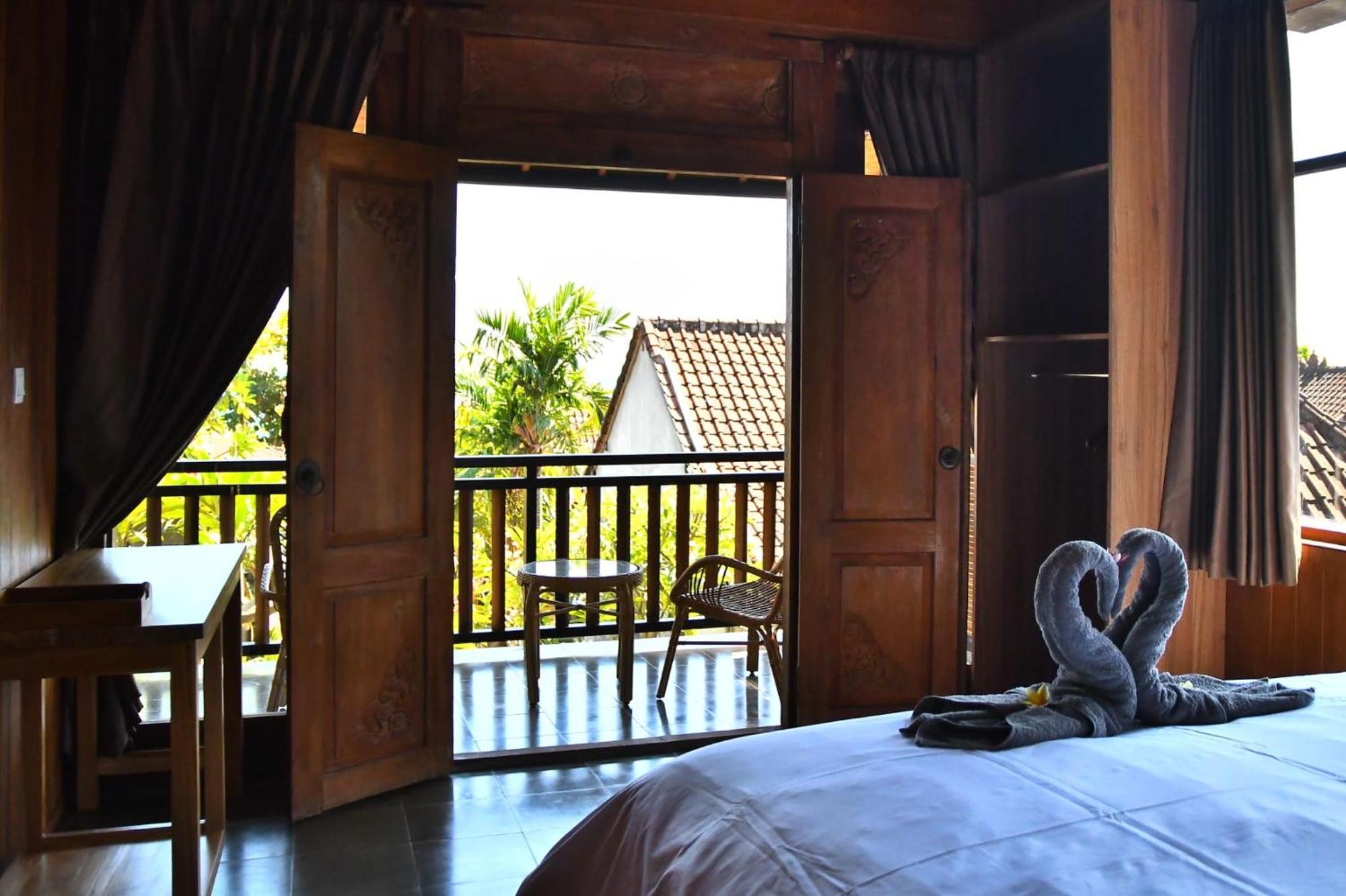 Putra'Lebah Amed Guest House Eksteriør bilde