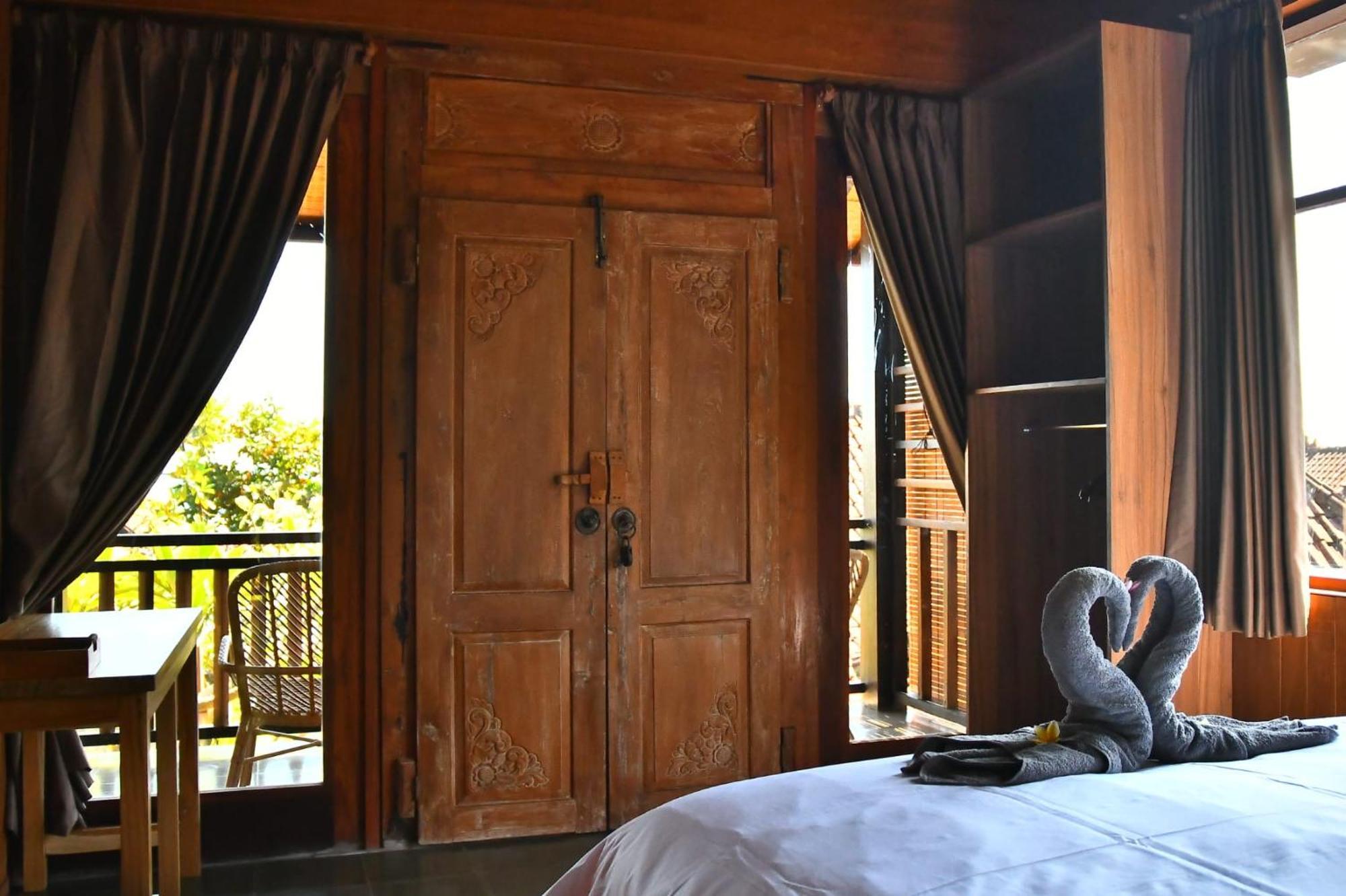Putra'Lebah Amed Guest House Eksteriør bilde