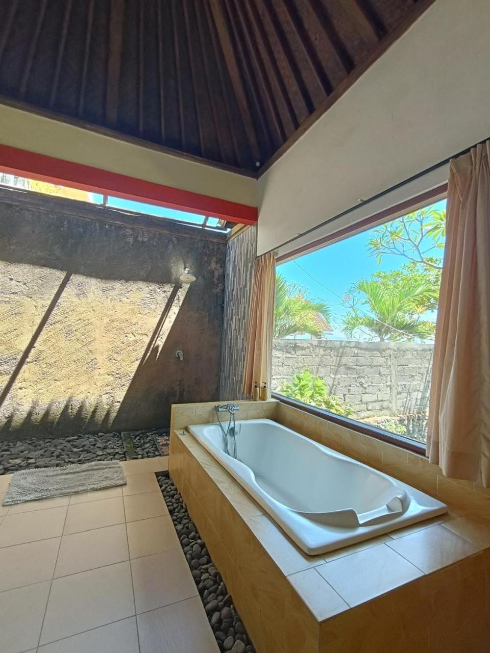 Putra'Lebah Amed Guest House Eksteriør bilde
