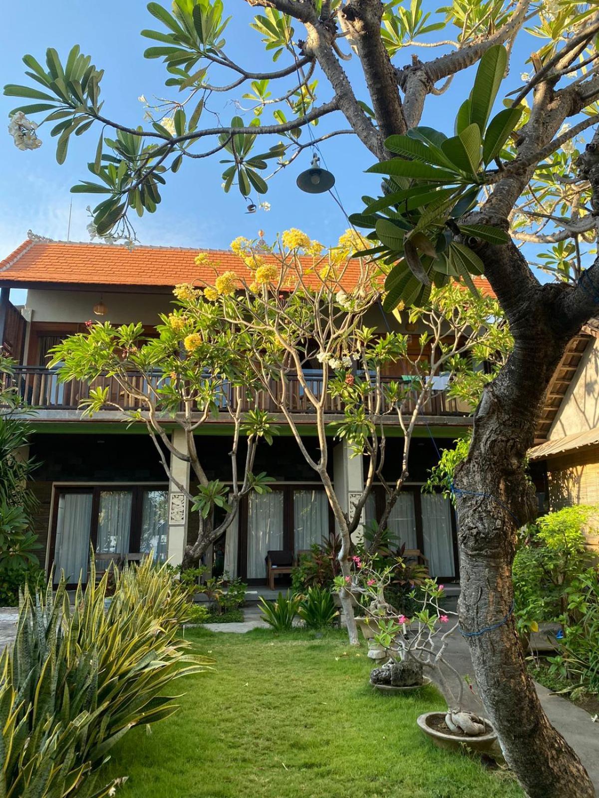 Putra'Lebah Amed Guest House Eksteriør bilde