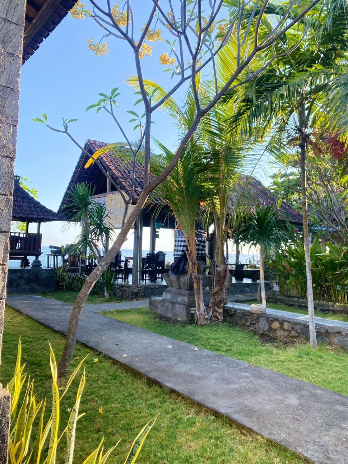Putra'Lebah Amed Guest House Eksteriør bilde