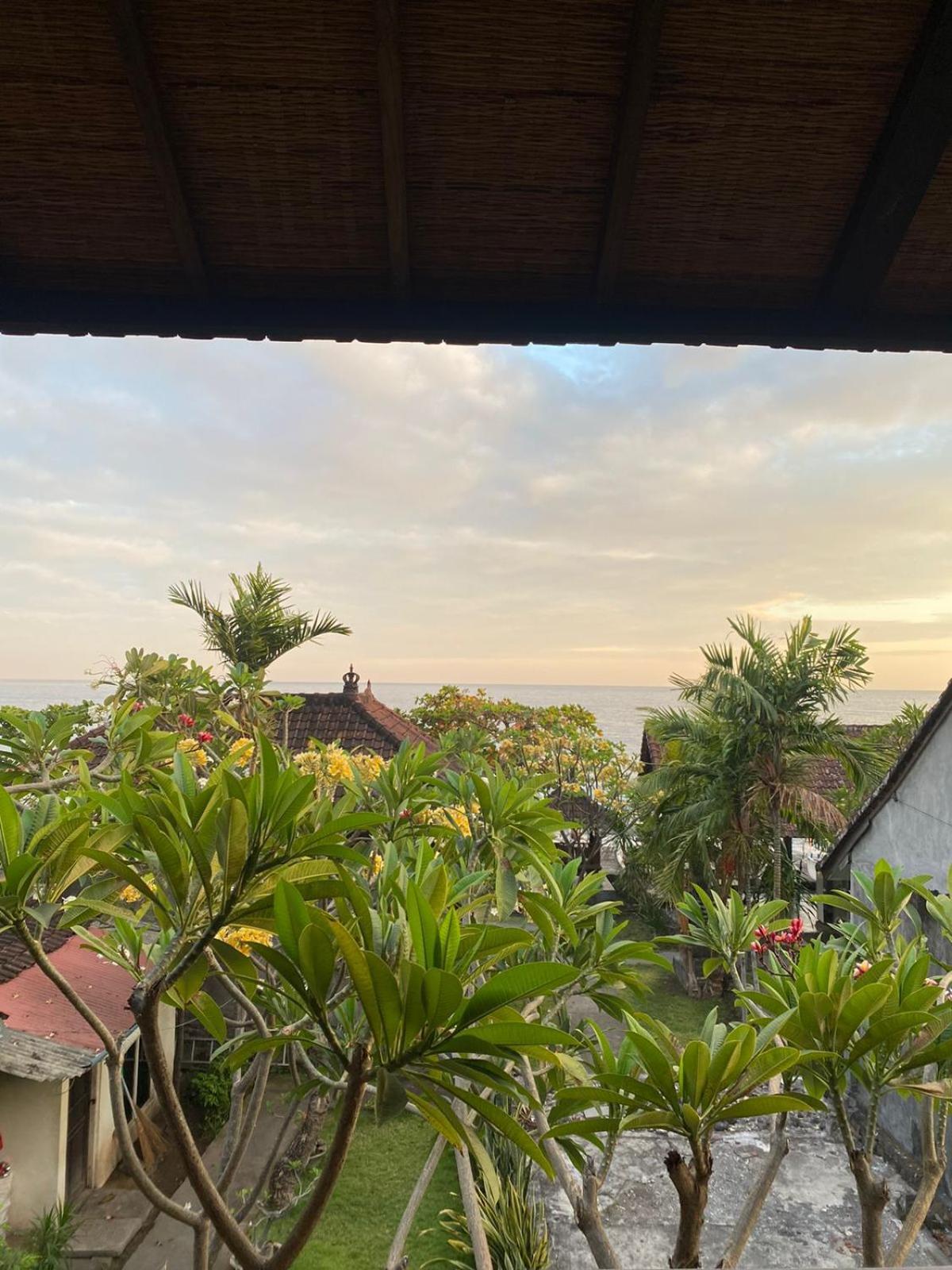 Putra'Lebah Amed Guest House Eksteriør bilde